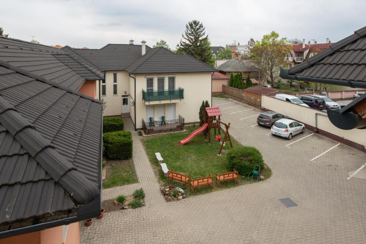 Greta Apartman Hajduszoboszlo Exterior photo
